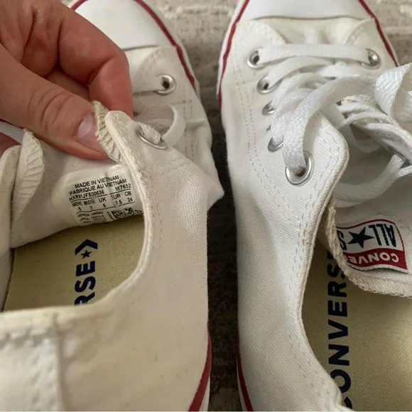 Converse Women's Low Top White Classic Sneakers Size 7 - Picture 5 of 9
